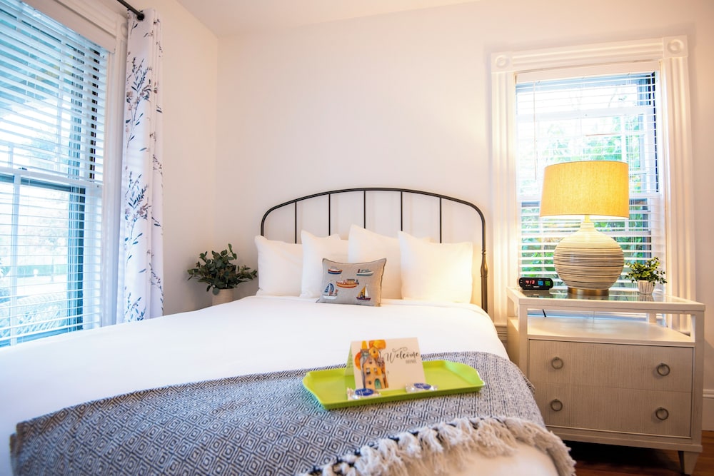Sand Bar Cottage Inn - photo 39