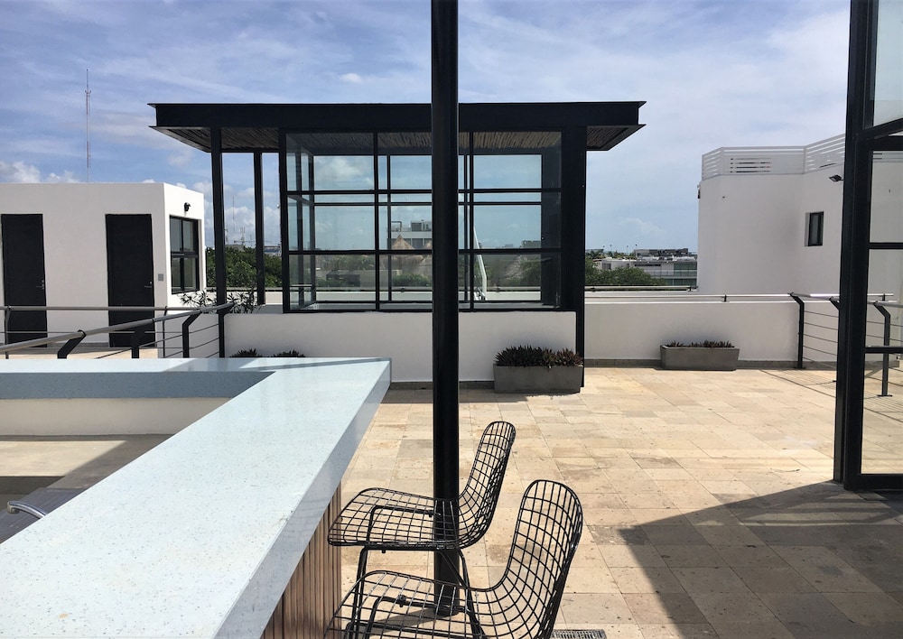 Sundeck