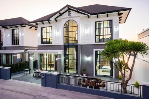 Mavia fun poolvilla pattaya — hotel in Nong Prue
