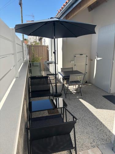 T2 neuf avec terrasse privative proche gare in Rochefort, France