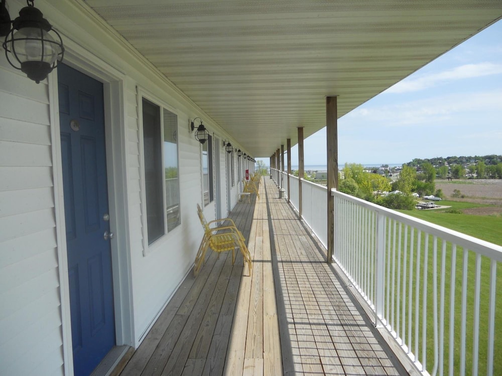 Coho Motel and Suites - photo 19