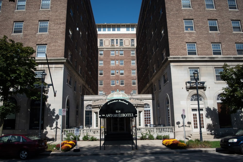 Astor Hotel - carbon neutral hotel in Milwaukee