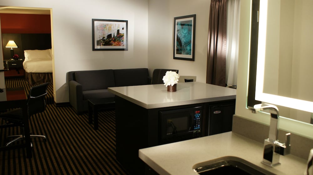 Holiday Inn Express Hotel & Suites Hollywood Walk of Fame by IHG - photo 4