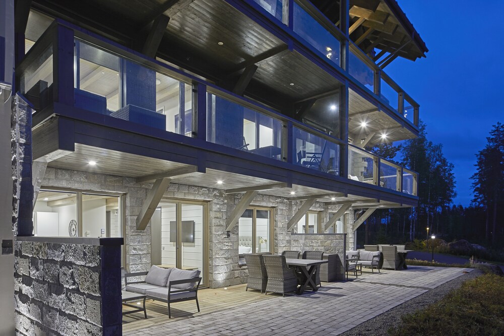 Naava Chalet — 4-Star Luxury Hotel in Aehtaeri, Finland