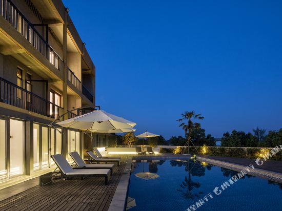 Nashan Nashui Hotel - carbon neutral hotel in Deqing