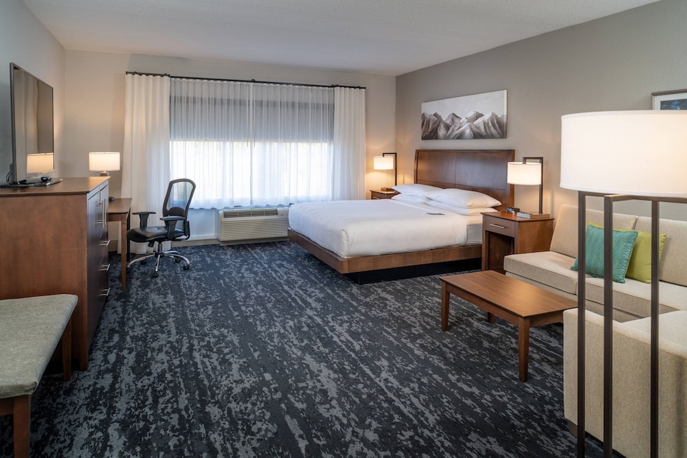 Delta Hotels by Marriott Huntington Mall - photo 4