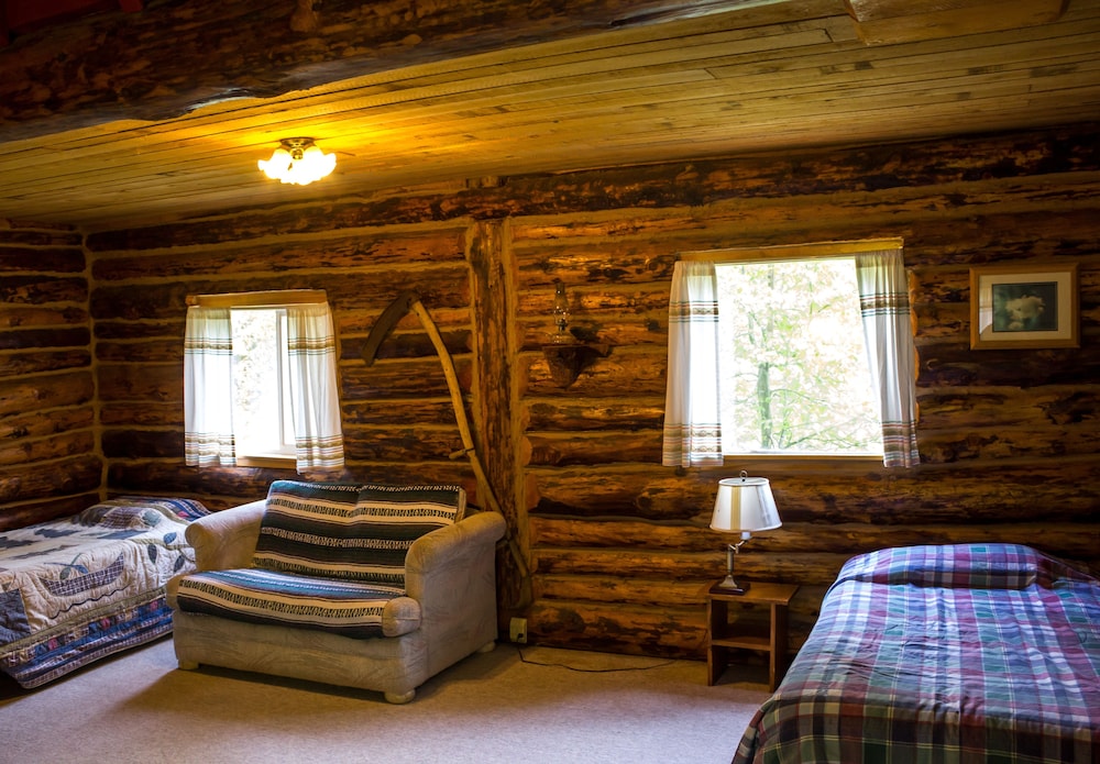 Midnight Sun Log Cabins - photo 6