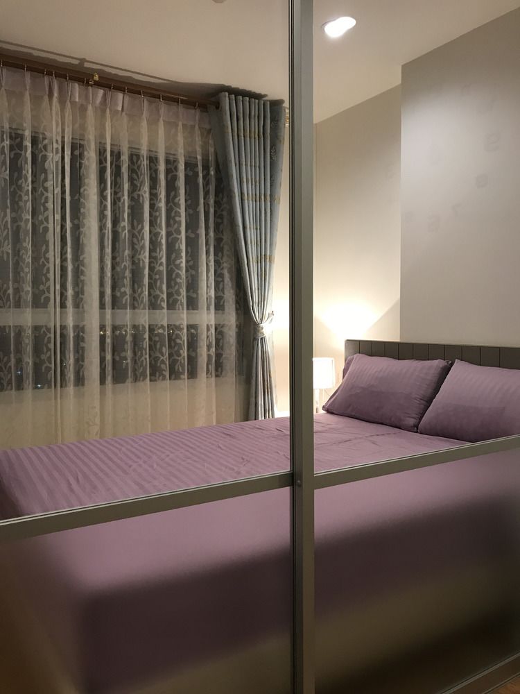 Room Dee Dee