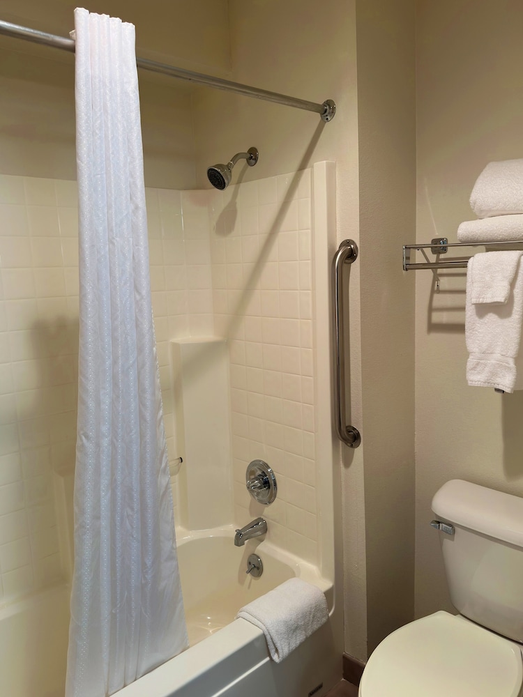 Peppermill Empress Inn - photo 42