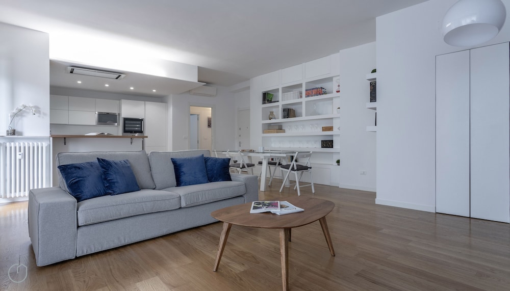 Italianway Koristka 15 — 4-Star Luxury Hotel in Milan, Italy