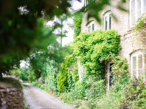 Field View — Cirencester — photo 2