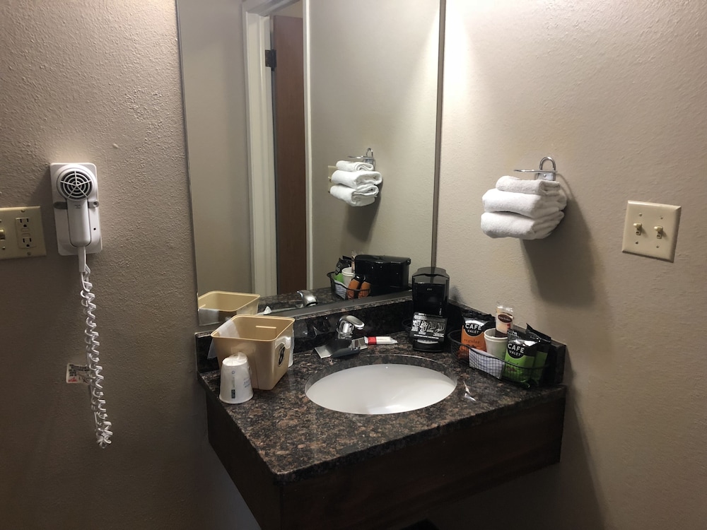 Super 8 by Wyndham Pocatello - photo 21