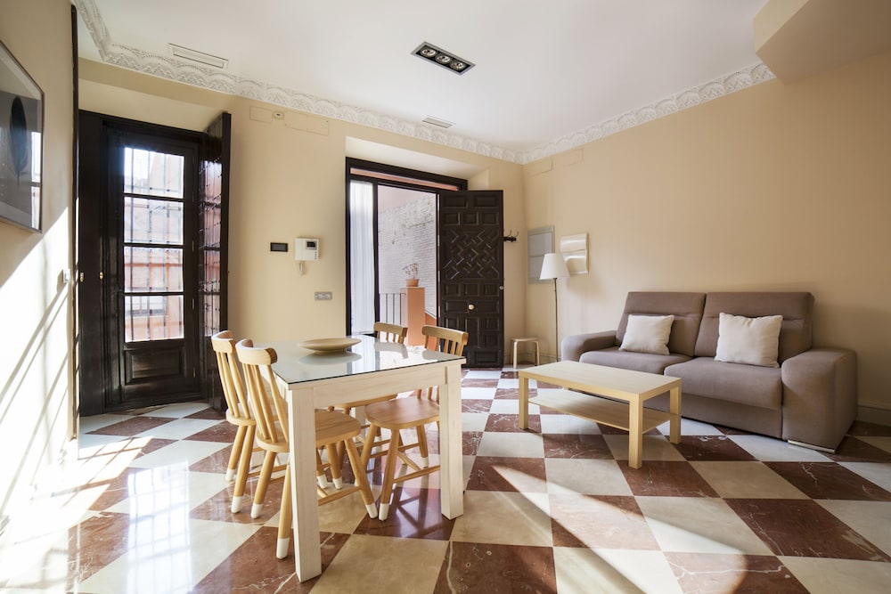 Apartamentos Quevedo — 4-Star Luxury Hotel in Sevilla, Spain