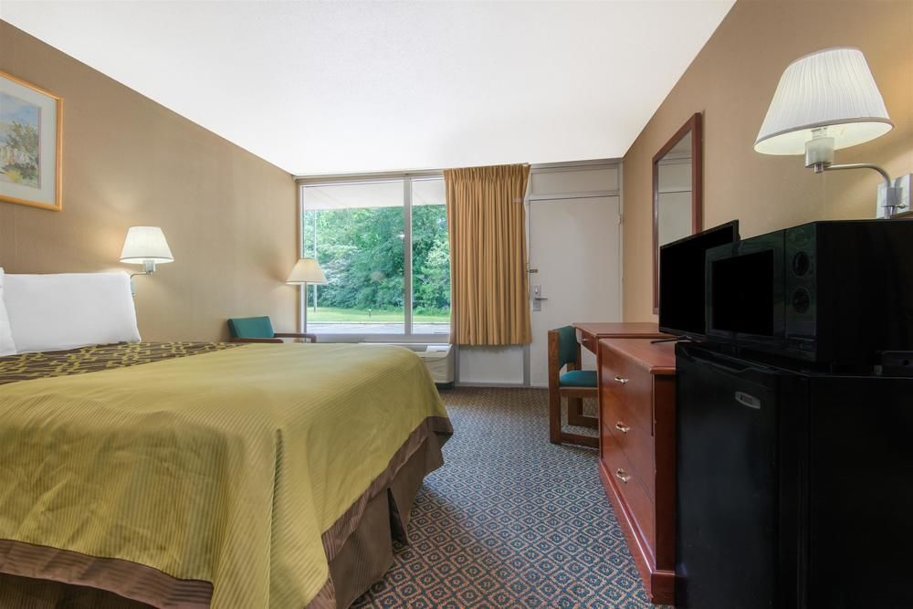 Hampton Inn by Hilton Clanton - photo 11