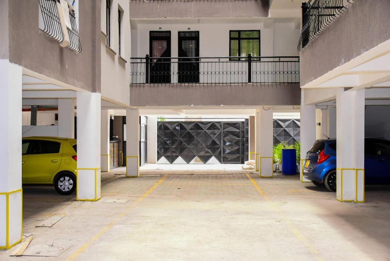 1 Bed Flat Sleeps 2 Parking Wifi — 4-Star Luxury Hotel in Nairobi, Kenya