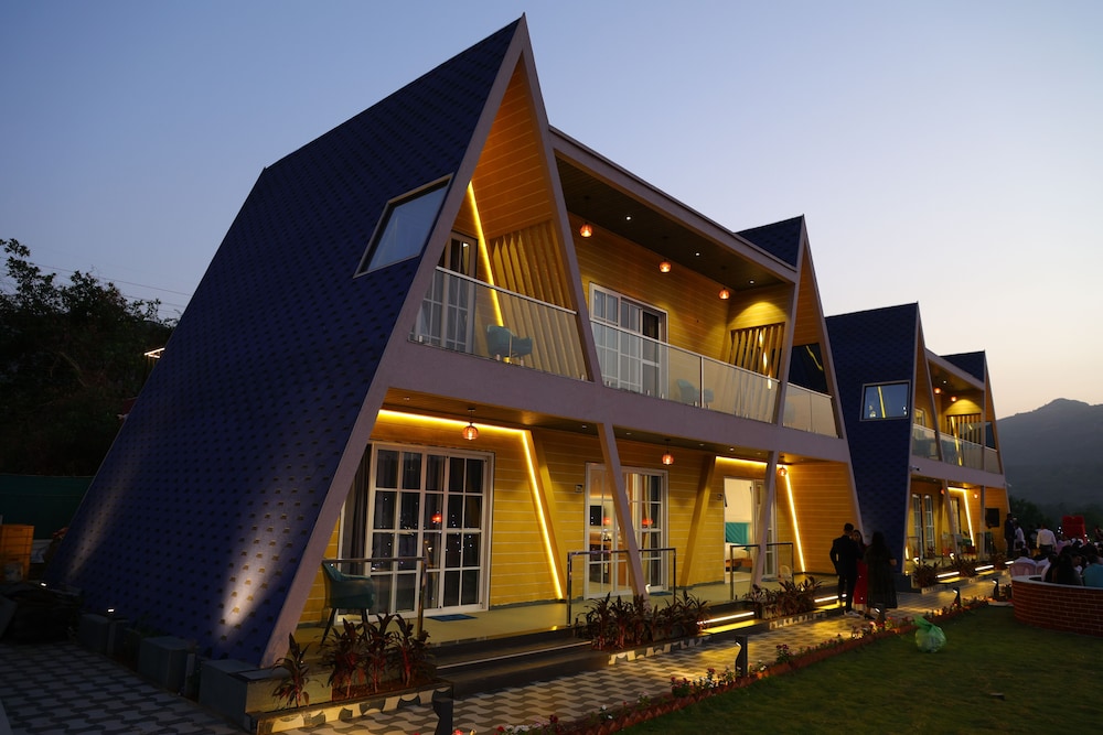 Sova's Nature Hideout - carbon neutral hotel in Pune
