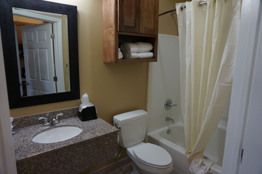 Texas Bungalows Hotel & Hotel Que at Lakeline Austin Cedar Park - photo 19