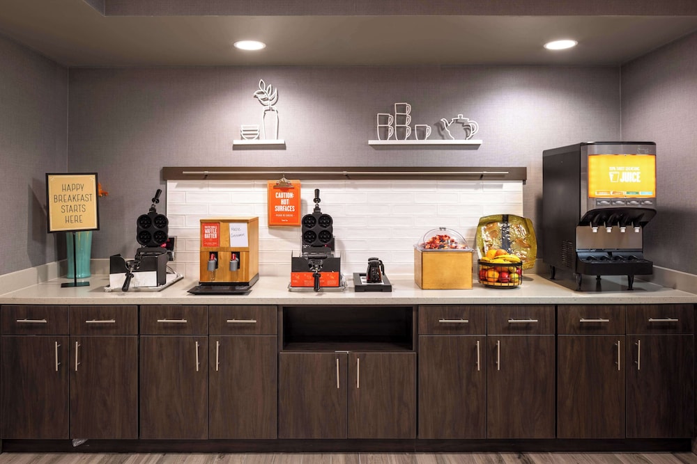 Hampton Inn & Suites Manteca - photo 49