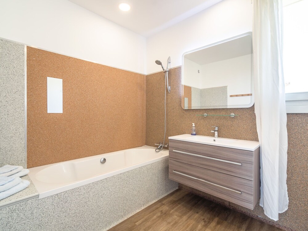 Luxury Villa With Private Swimming Pool in Oupia — Beaufort — photo 4