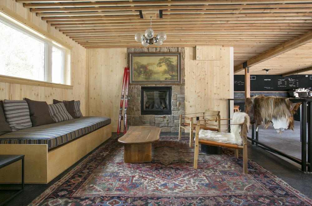 The Coachman Hotel - photo 6