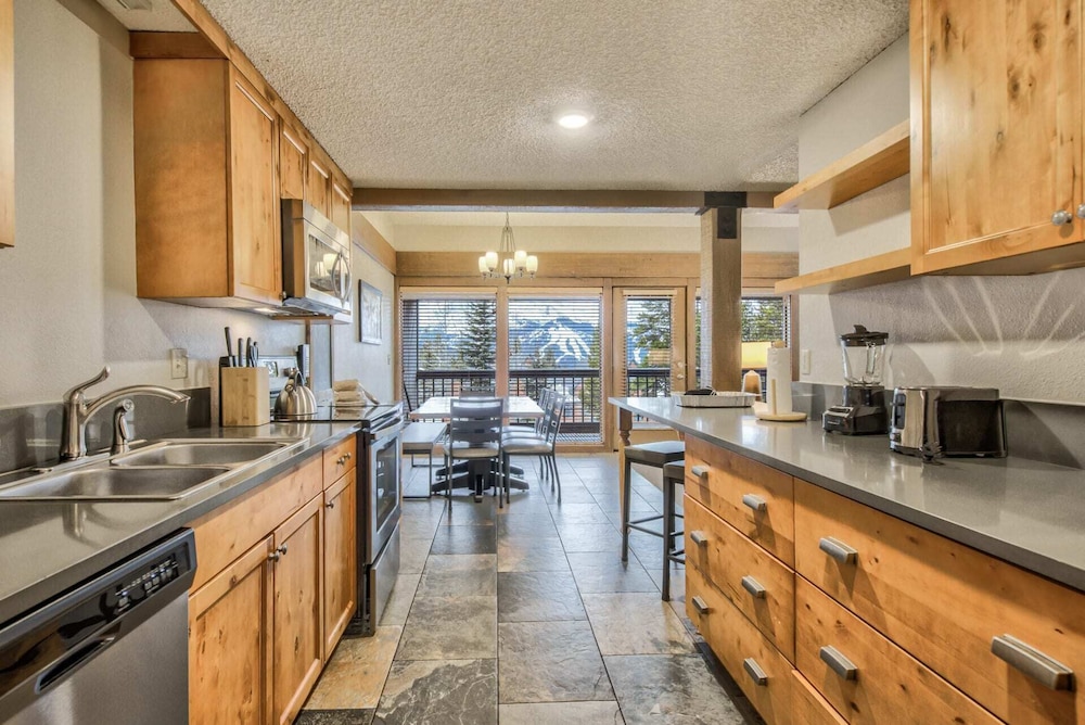 3brbreckenridge Townhomebalcony Mtn Views Hot Tub in Breckenridge, United States