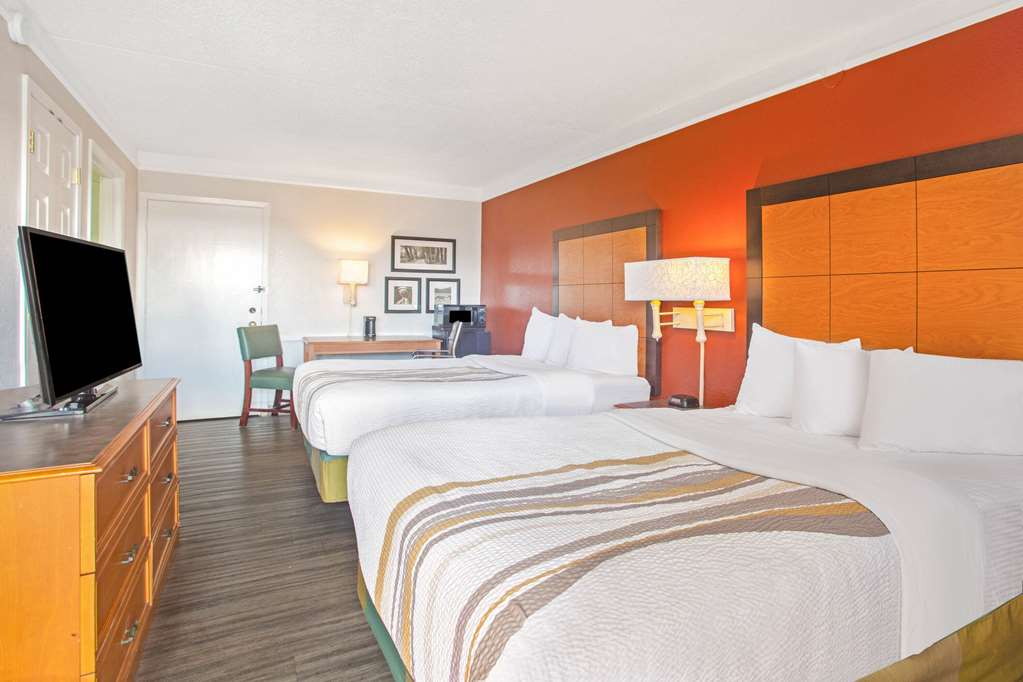 La Quinta Inn by Wyndham Victoria - photo 30