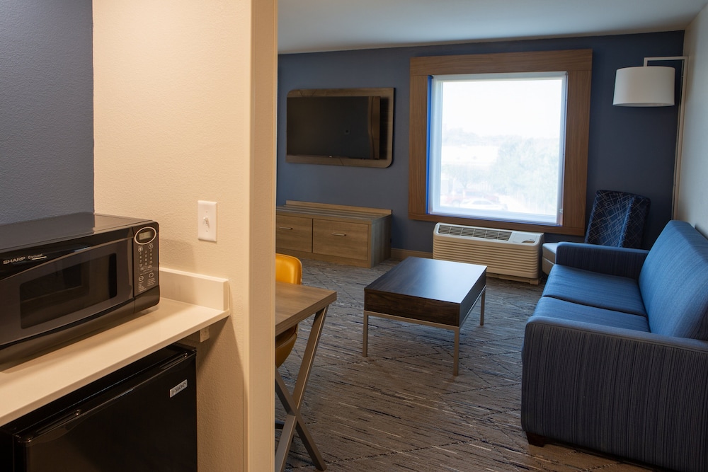 Holiday Inn Express & Suites Sioux City Southern Hills by IHG - photo 37