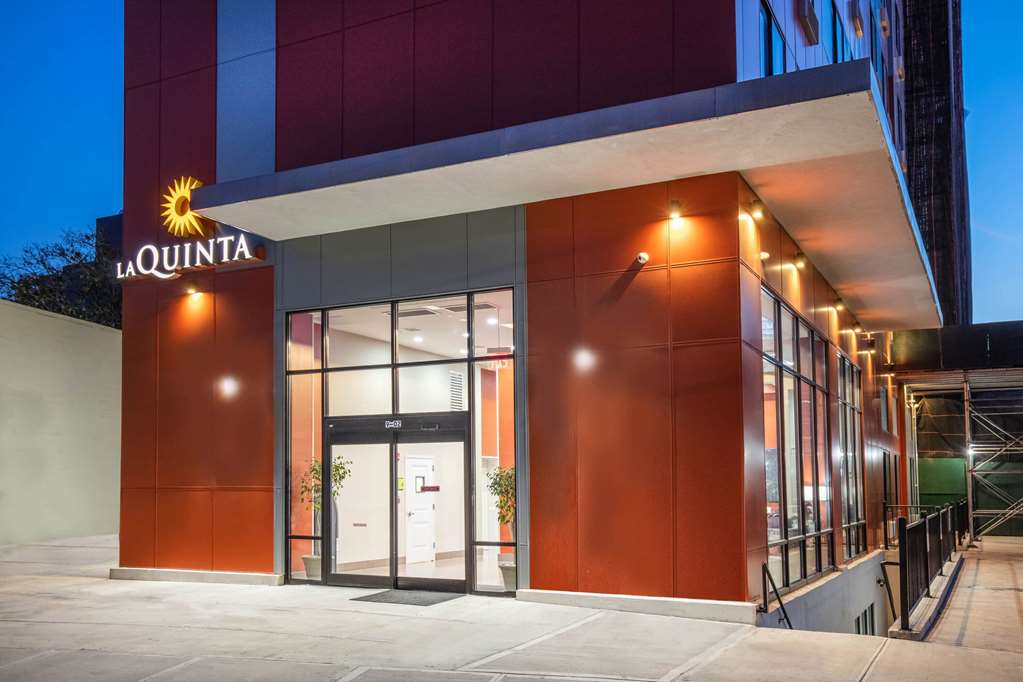 La Quinta Inn and Suites Long Island City - photo 5