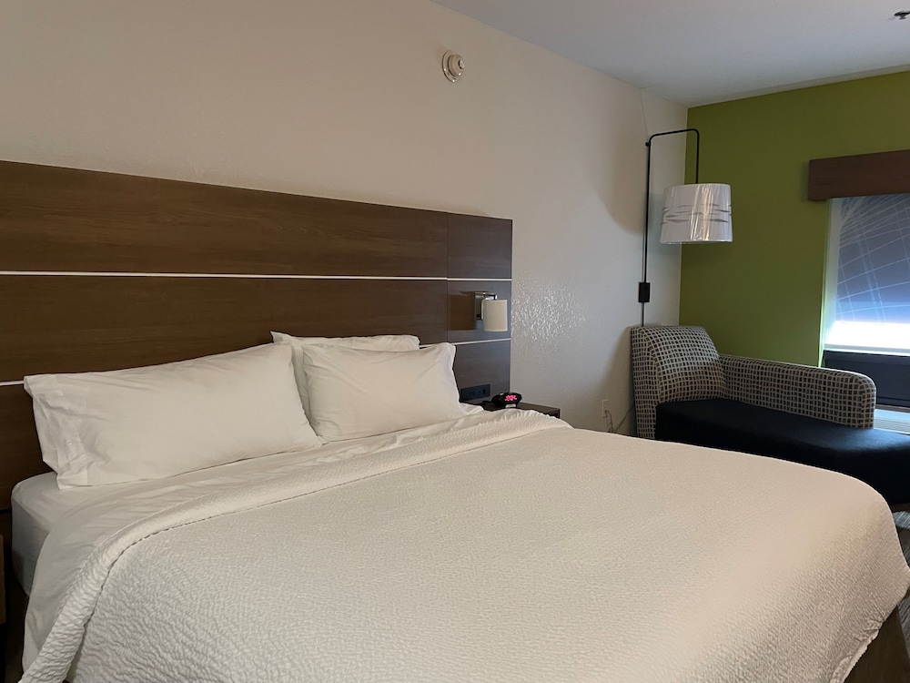 Holiday Inn Express & Suites Franklin KY by IHG - photo 33