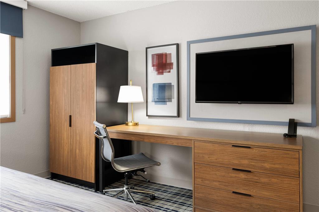 AmericInn by Wyndham Alexandria - photo 37