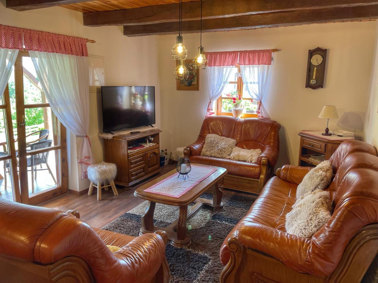 Kuca Za Odmor Zora — hotel in Radoboj