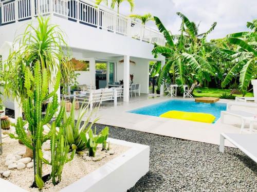 Villa à 100 m à pied de la plage — 4-Star Luxury Hotel in Sainte-Anne, Guadeloupe