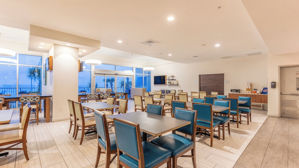 Holiday Inn Express & Suites Panama City Beach Beachfront by IHG - photo 98