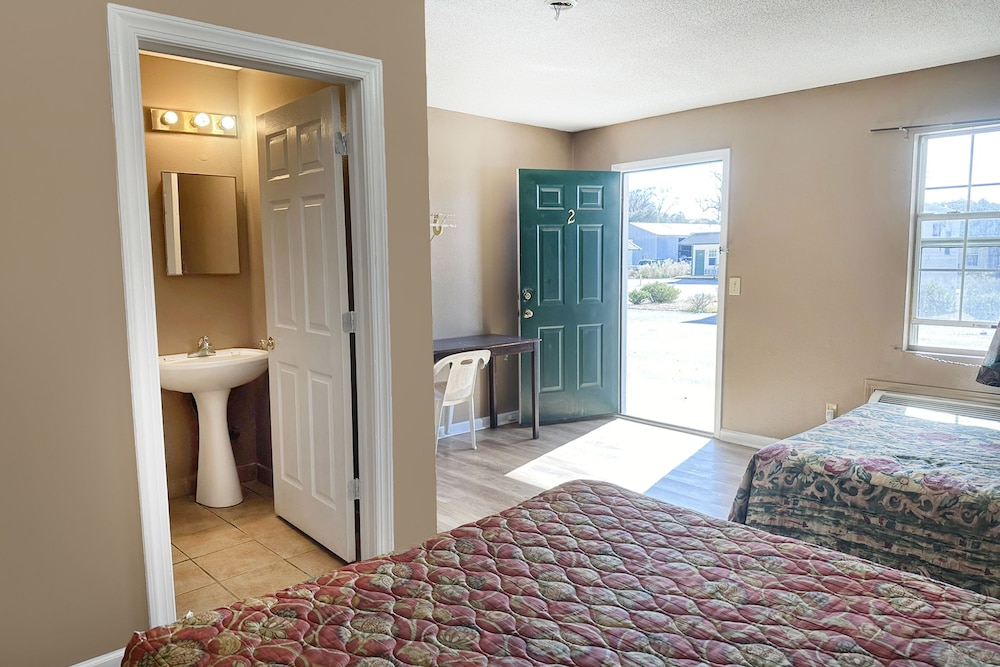 Sparta Seven Motel By OYO near Milledgeville - photo 13
