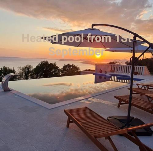 Sea view Luxury Apart Hotel Villa Conte with swiming pool and romantic SPA in Podstrana, Croatia