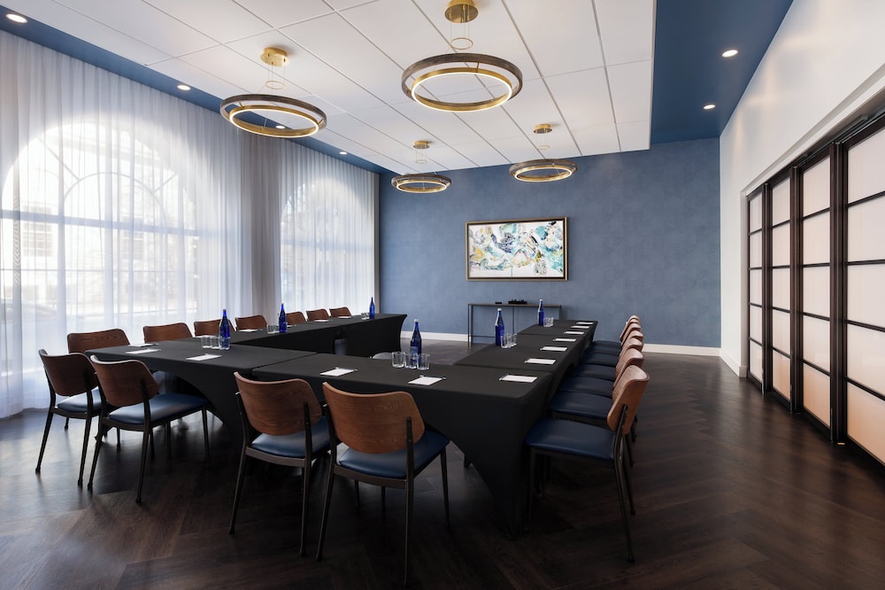 Hotel Indigo West Chester Downtown by IHG - photo 45