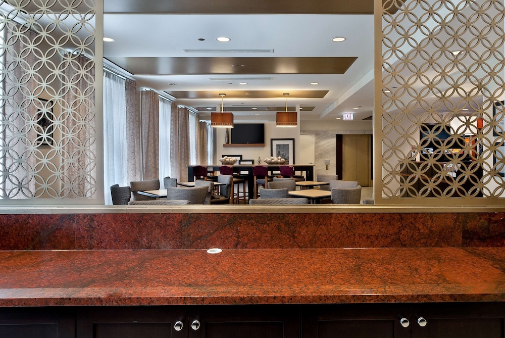 Hampton Inn Majestic Chicago Theatre District - photo 32