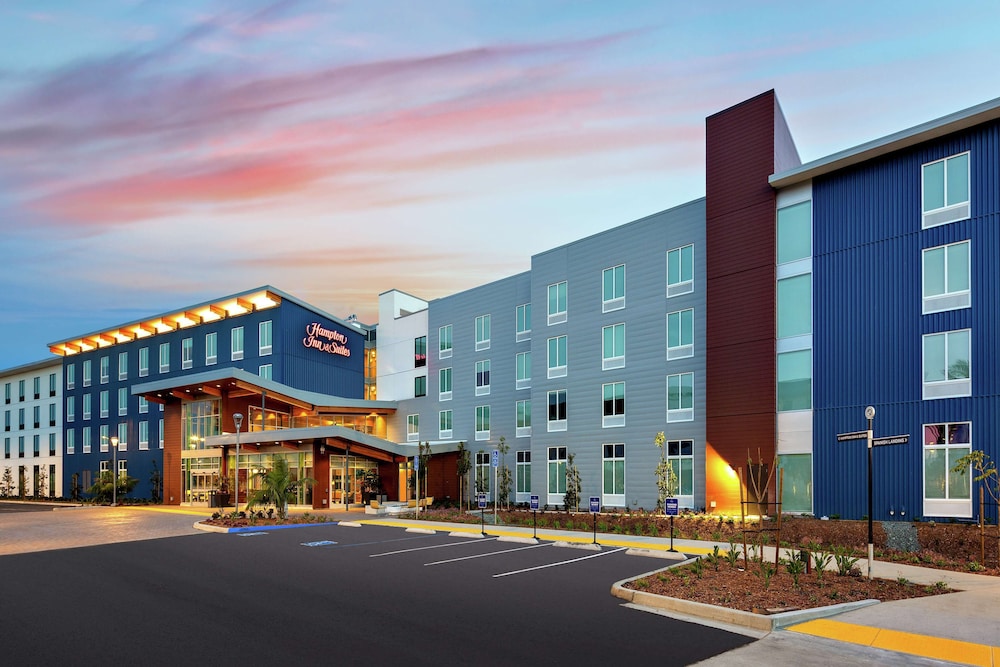 Hampton Inn & Suites San Diego Airport Liberty Station - featured photo
