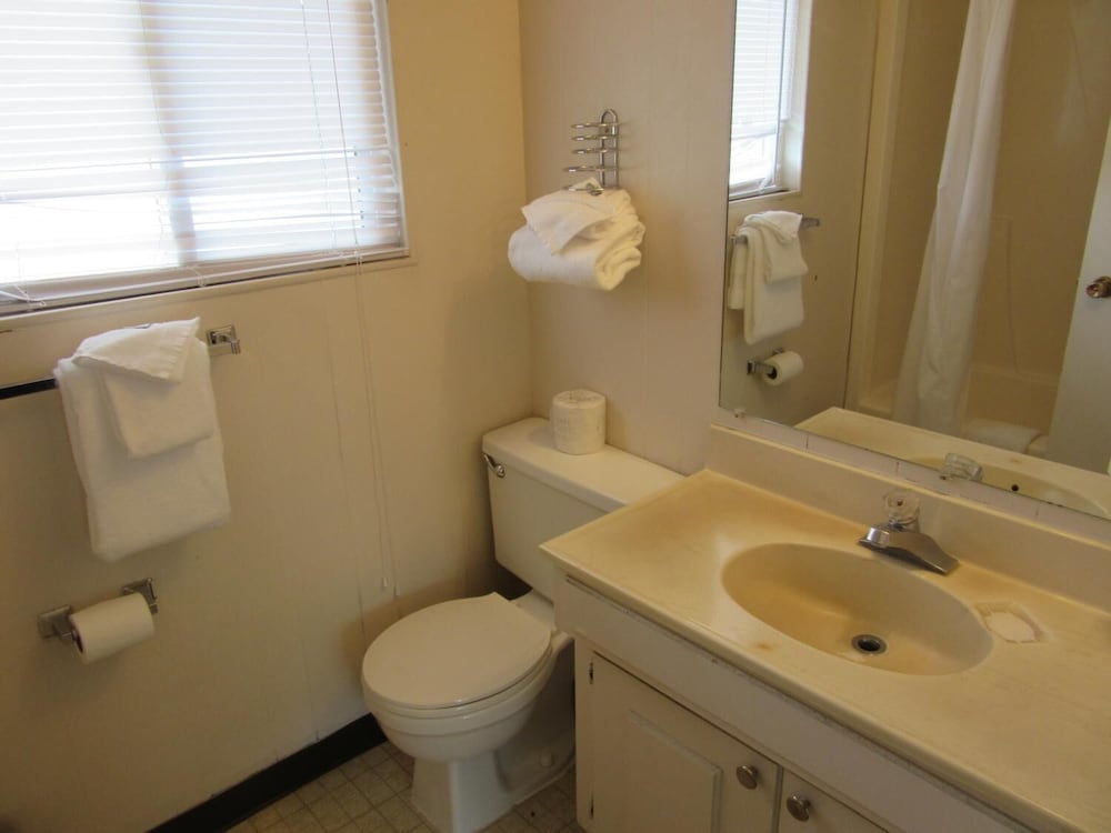 Yellowstone Country Inn - photo 39
