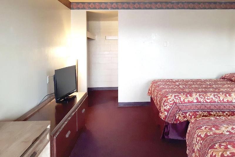 Hotel Kings at Clovis by OYO Rooms - photo 19