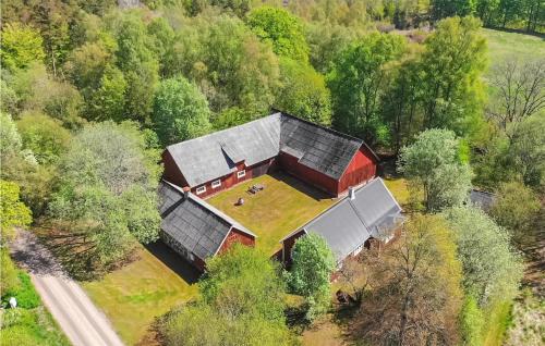 Cozy Home In Hishult With Kitchen — 4-Star Luxury Hotel in Knaered, Sweden