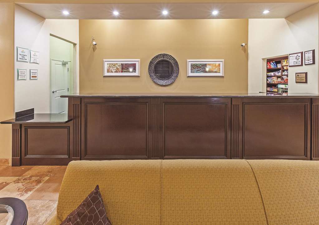 La Quinta Inn & Suites by Wyndham Alvin - photo 6