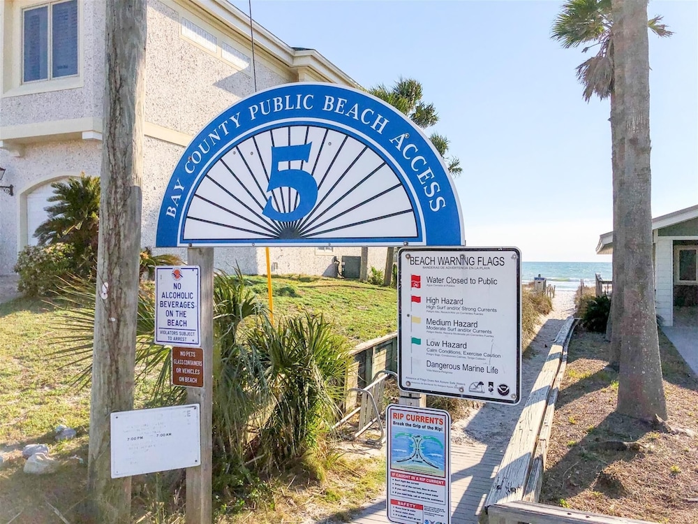 5218 Beach Drive A — hotel in Lower Grand Lagoon