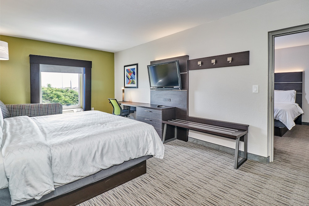 Holiday Inn Express Hotel & Suites Clearwater Us 19 N by IHG - photo 8