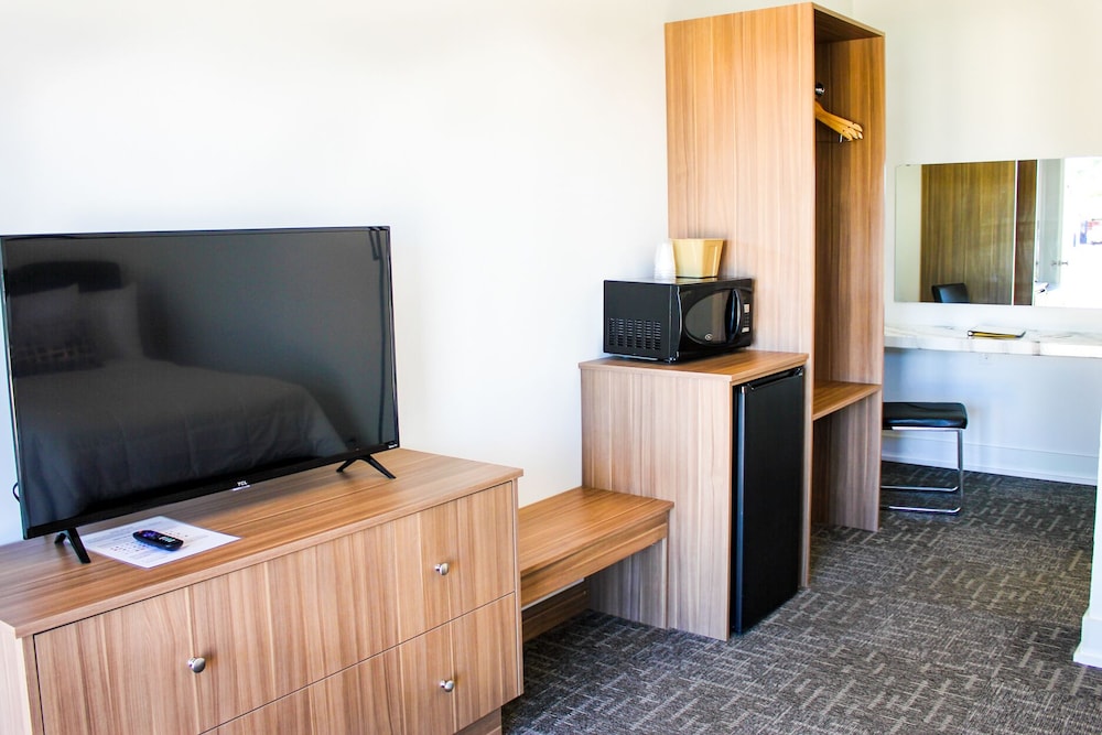 Blue Sage Inn & Suites - photo 29