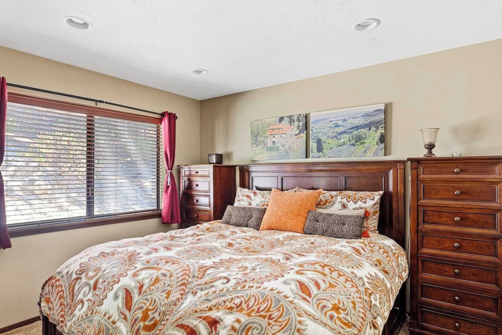 Sutter Ln by Avantstay Beautifully Remodeled Kitchen 4cabin chic Bedrooms - photo 36