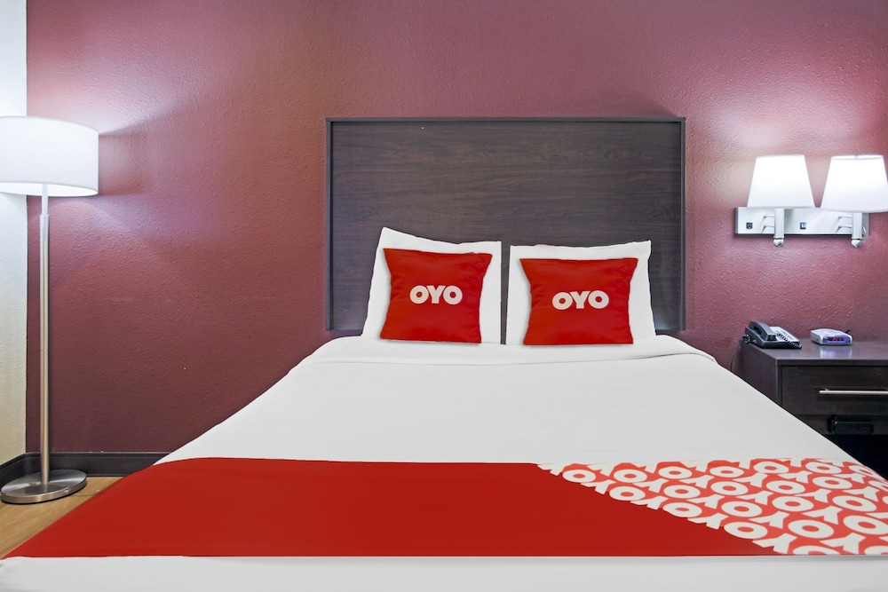 OYO Hotel McAllen Airport South - photo 41
