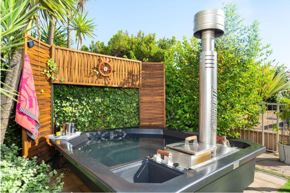 Meerendal Cottage Affordable Luxury Private Garden with Pool & Hot Tub