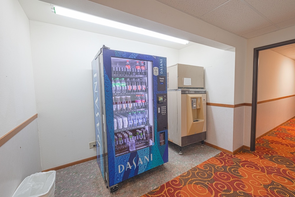 Harlan Inn and Suites - photo 54
