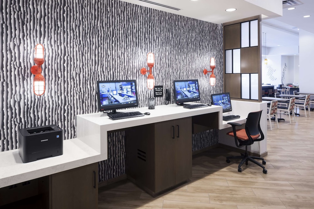 Hampton Inn & Suites Phoenix Downtown - photo 38